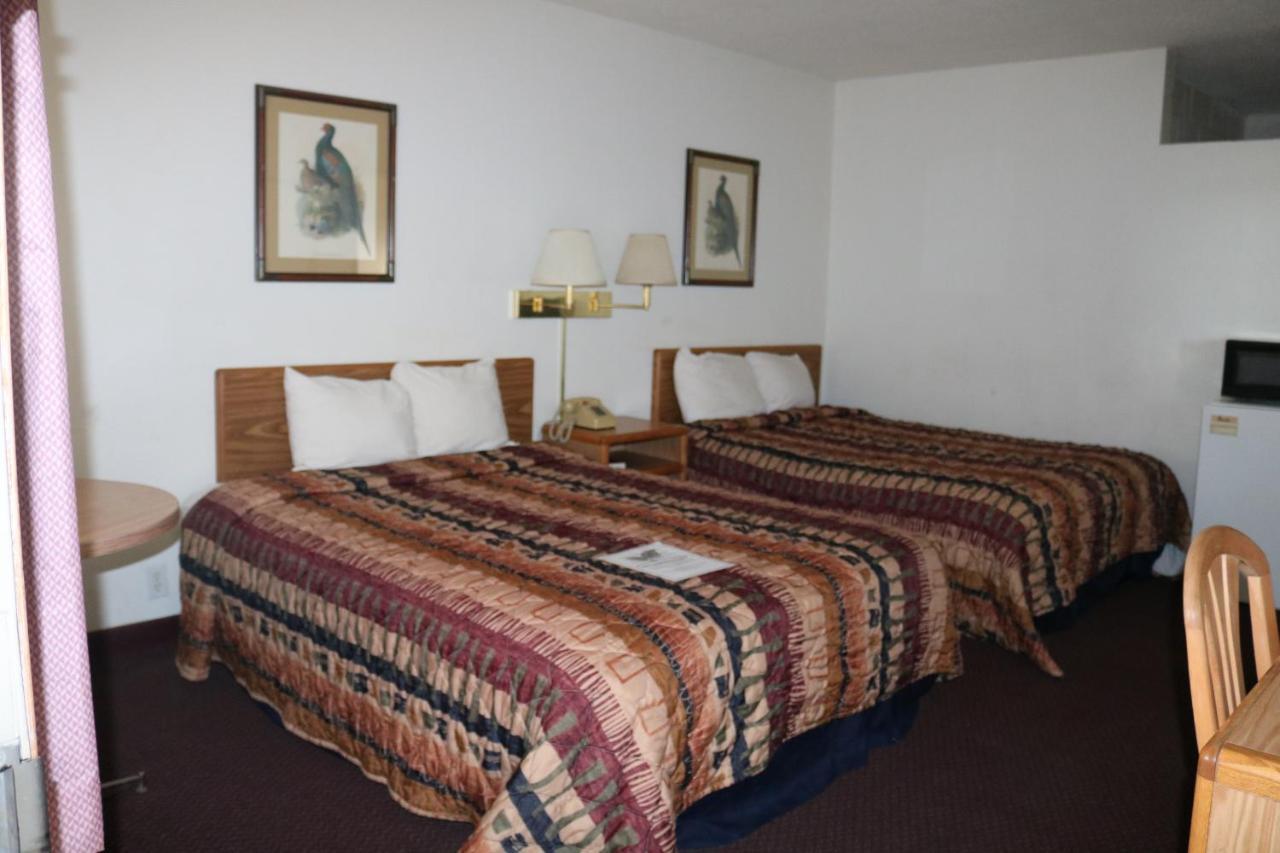 Dakota Inn Huron Екстериор снимка