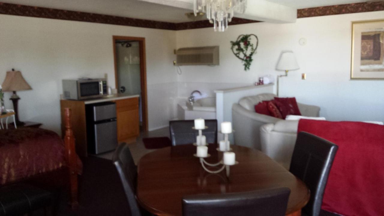 Dakota Inn Huron Екстериор снимка